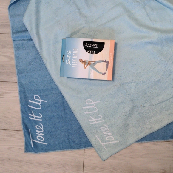 Tone It Up Ombre Blue Yoga Towel Flex Band Bundle - Picture 1 of 7